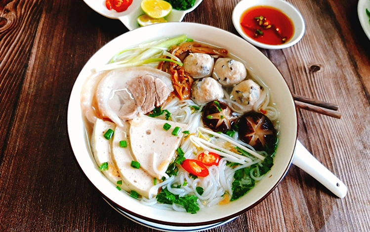 Cách Nấu Bún Mọc Ngon Đậm Đà Với Giò Sống Chuẩn Vị